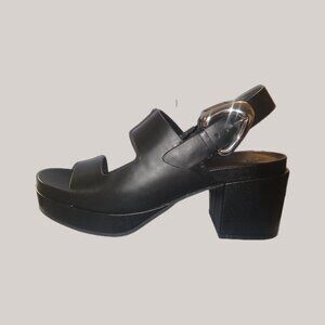 WOMEN'S ASYMMETRICAL MOLDED PLATFORM SANDAL